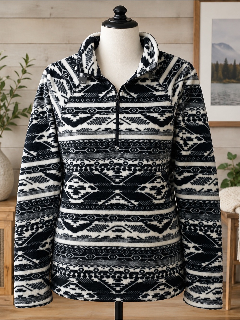 Eddie Bauer Women’s Medium Aztec Quarter Zip Fleece Pullover Black White Gray
